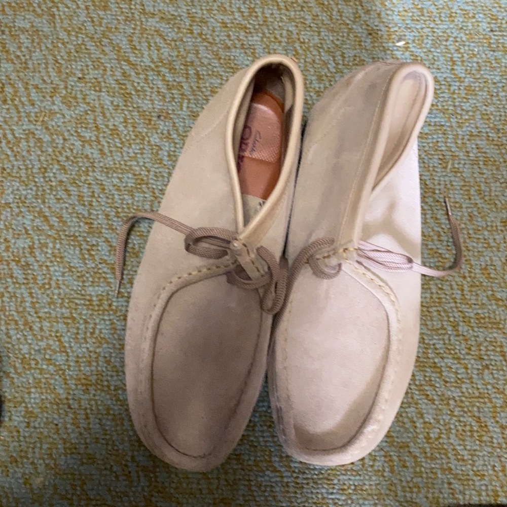 Clarks wallabees